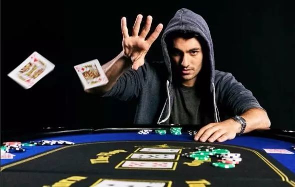 生存与出击的节奏是锦标赛的生命线